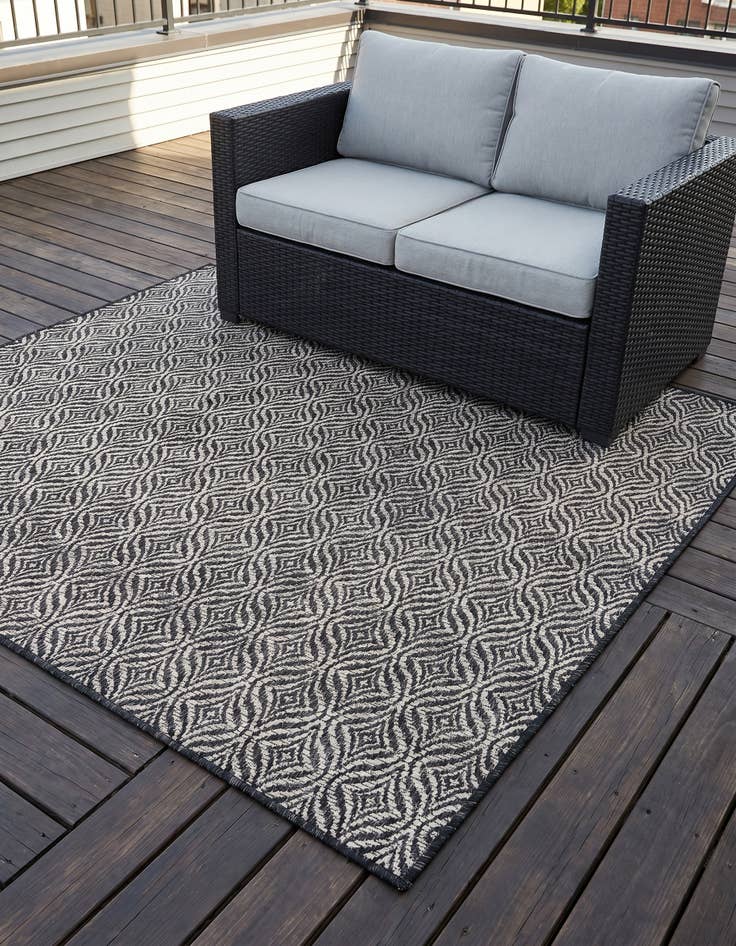 Detail image of 5' 3 x 5' 3 Easy-Clean Lattice Indoor / Outdoor Square Rug
