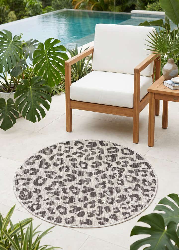3' x 3' Easy-Clean Safari Indoor / Outdoor Round Rug