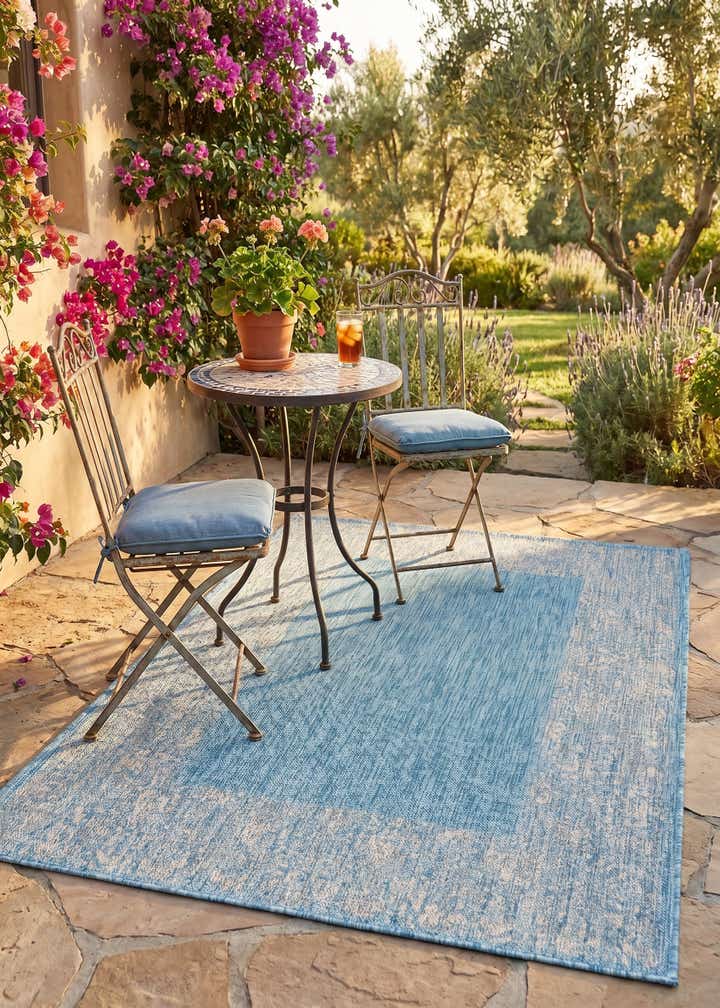 4' x 6' Easy-Clean Border Indoor / Outdoor Rug