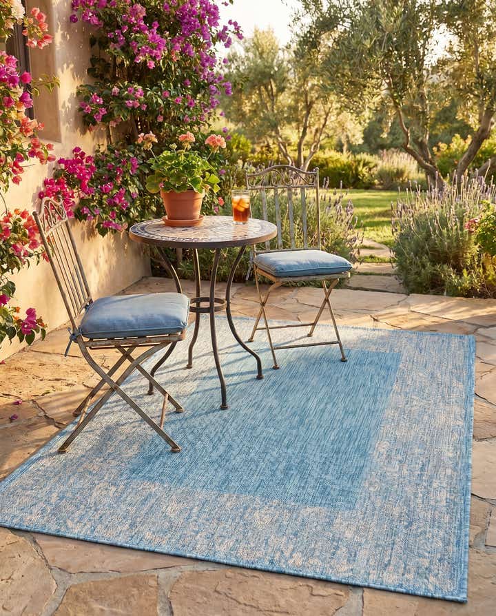 4' x 6' Easy-Clean Border Indoor / Outdoor Rug