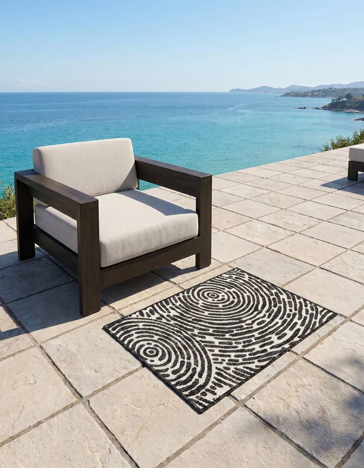 Detail image of 2' x 3' Easy-Clean Modern Indoor / Outdoor Rug