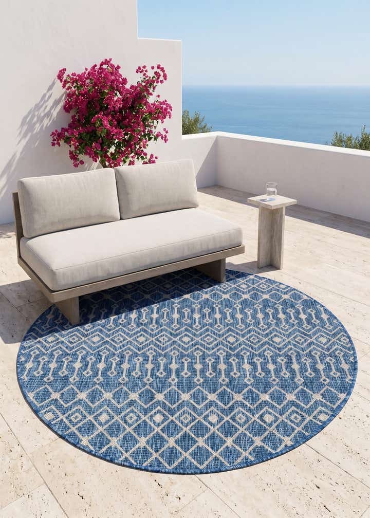 5' 3 x 5' 3 Easy-Clean Trellis Indoor / Outdoor Round Rug