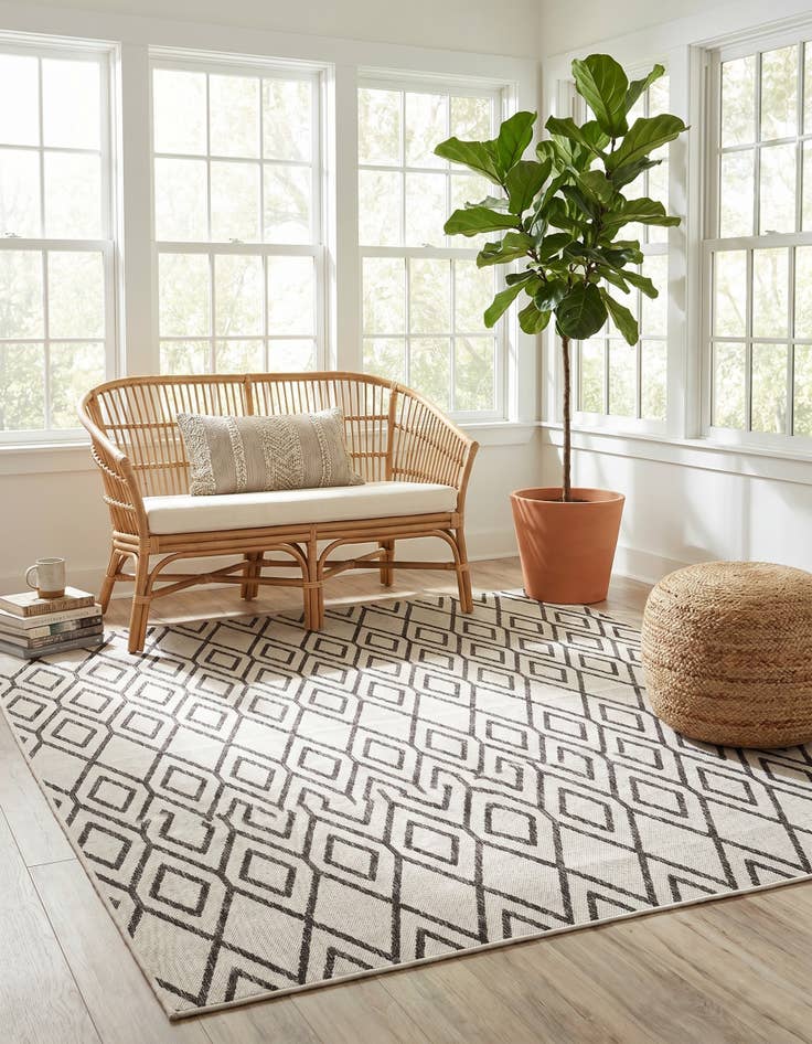 Detail image of 7' 10 x 7' 10 Easy-Clean Jill Zarin Turks and Caicos Indoor / Outdoor Square Rug