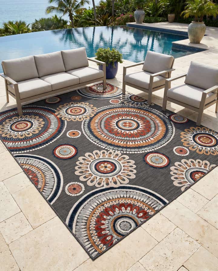 8' 2 x 10' Easy-Clean Botanical Indoor / Outdoor Rug