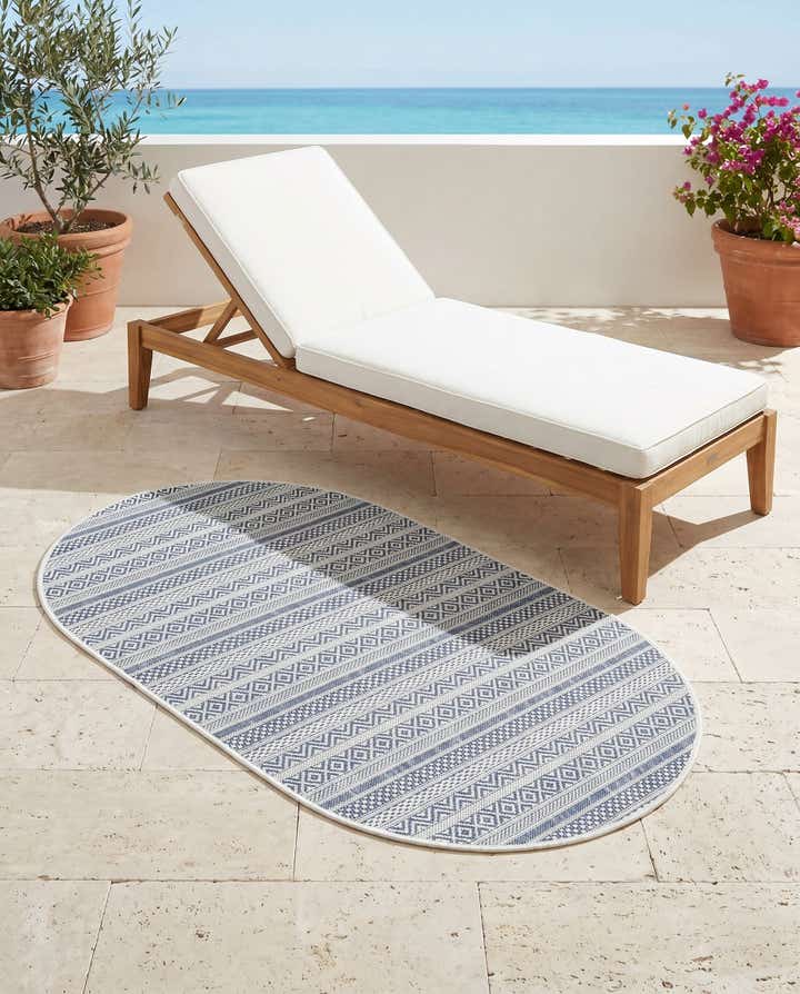 3' x 5' 3 Easy-Clean Ribbon Indoor / Outdoor Oval Rug