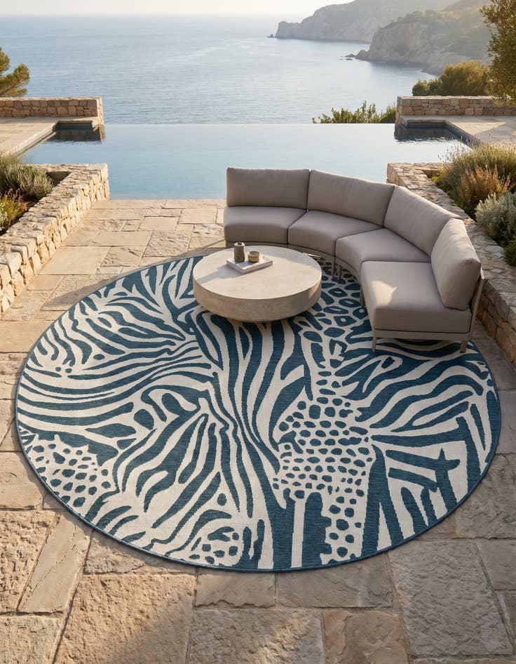 Detail image of 7' 10 x 7' 10 Easy-Clean Safari Indoor / Outdoor Round Rug