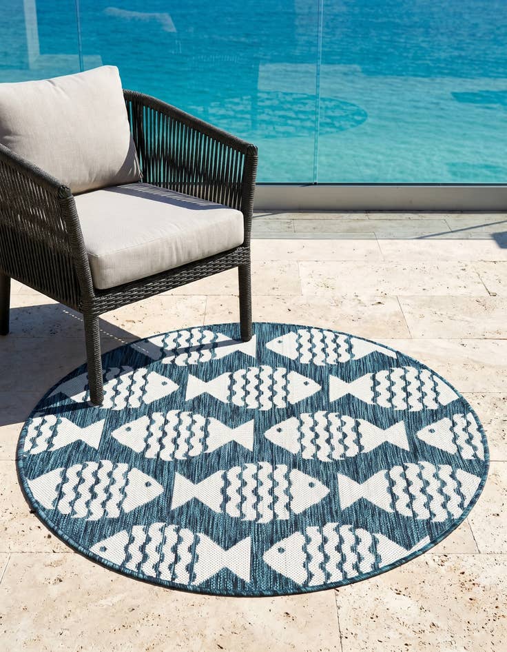 Detail image of 3' 1 x 3' 1 Easy-Clean Coastal Indoor / Outdoor Round Rug