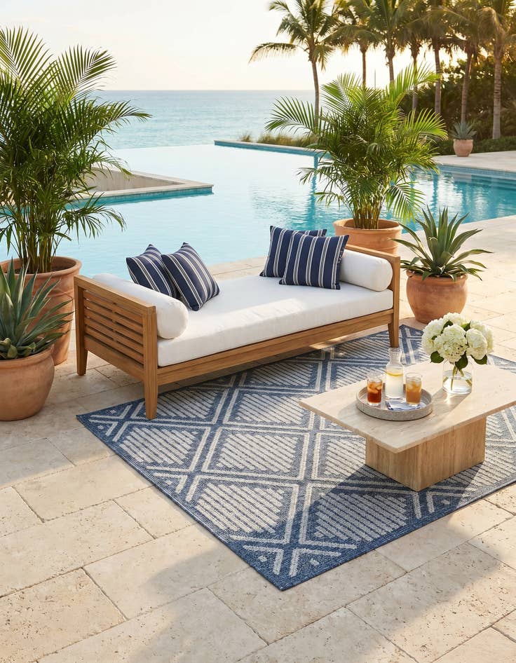 Detail image of 5' 3 x 8' Easy-Clean Trellis Indoor / Outdoor Rug
