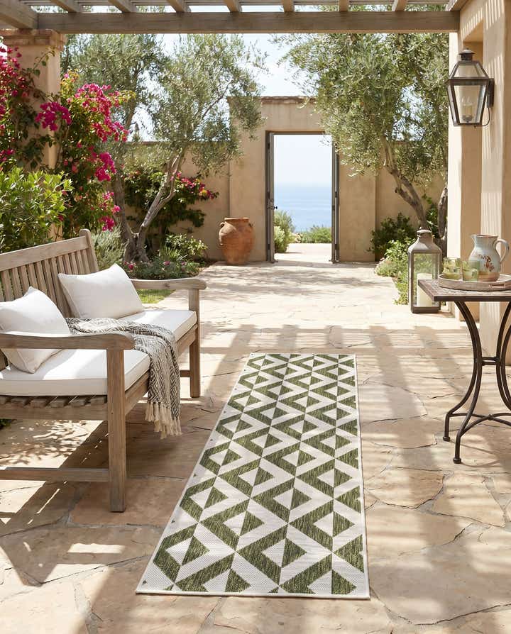 2' x 8' Easy-Clean Jill Zarin Napa Indoor / Outdoor Runner Rug