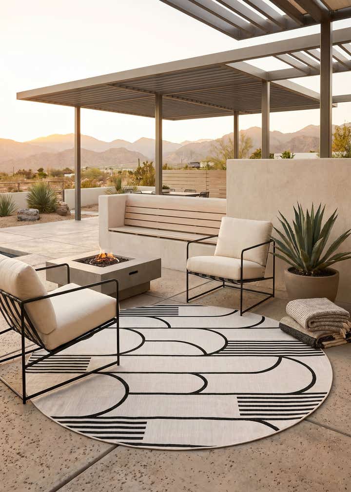 10' x 10' Easy-Clean Modern Indoor / Outdoor Round Rug