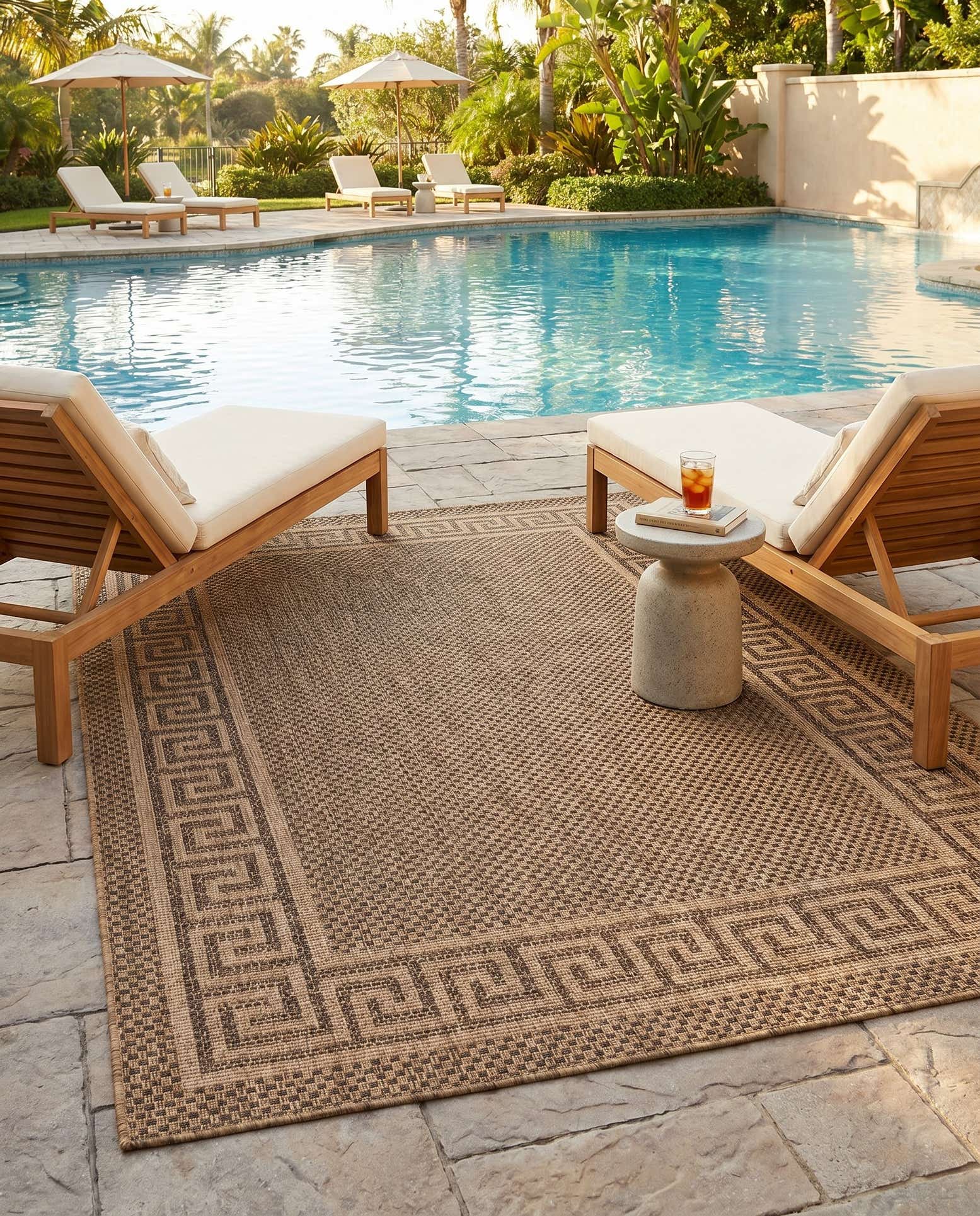 5' 3 x 8' Easy-Clean Border Indoor / Outdoor Rug