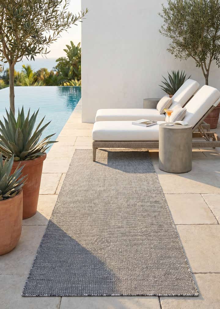 2' 7 x 10' Easy-Clean Jill Zarin Palm Springs Indoor / Outdoor Runner Rug