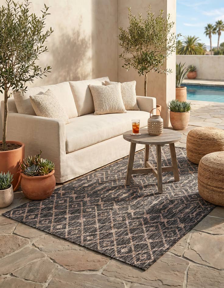 Detail image of 3' x 5' 3 Easy-Clean Lattice Indoor / Outdoor Rug