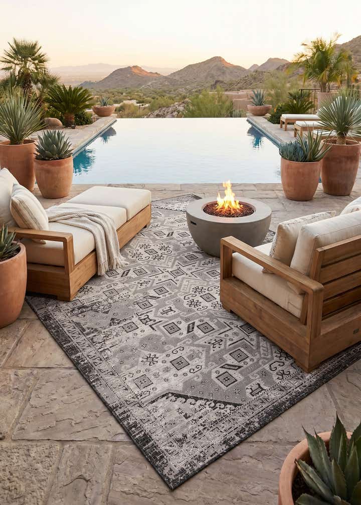 10' x 14' Easy-Clean Aztec Indoor / Outdoor Rug