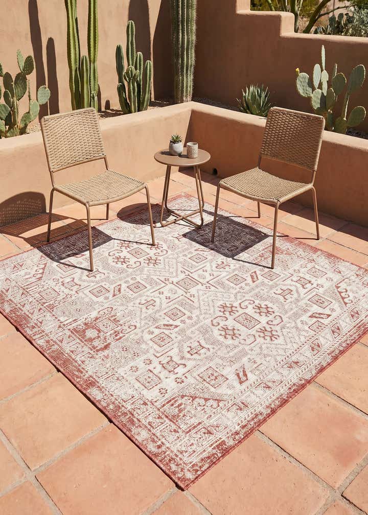 5' 3 x 5' 3 Easy-Clean Aztec Indoor / Outdoor Square Rug