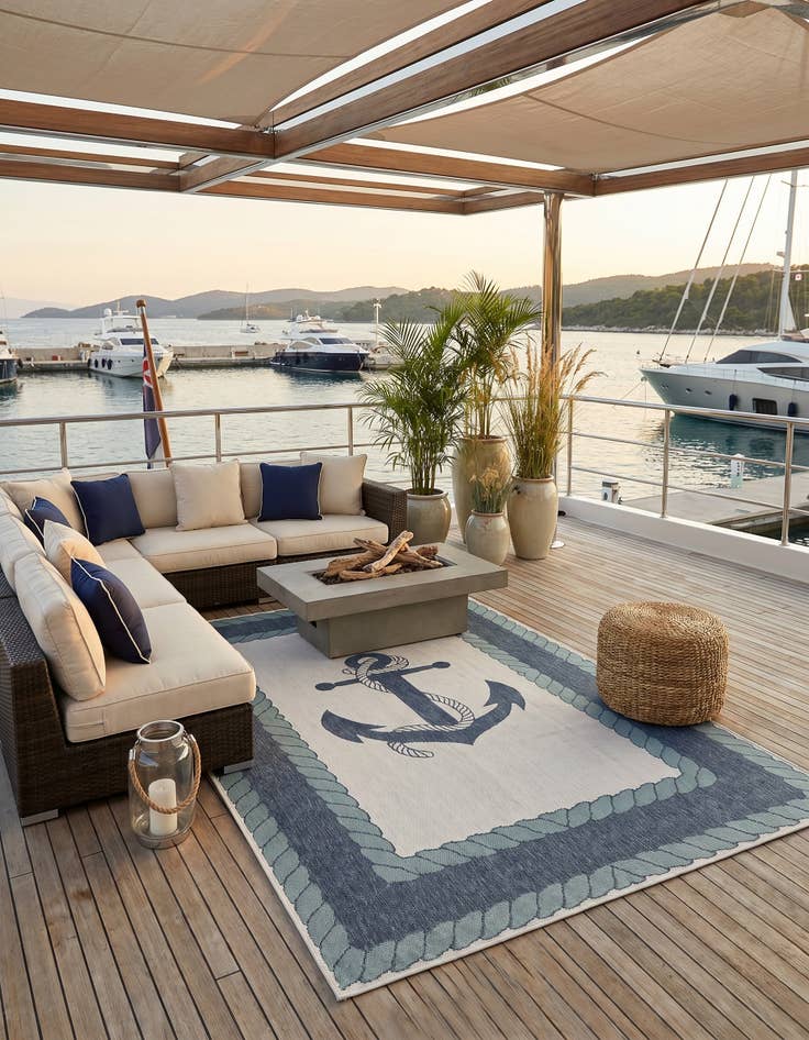 Detail image of 5' 3 x 8' Easy-Clean Coastal Indoor / Outdoor Rug