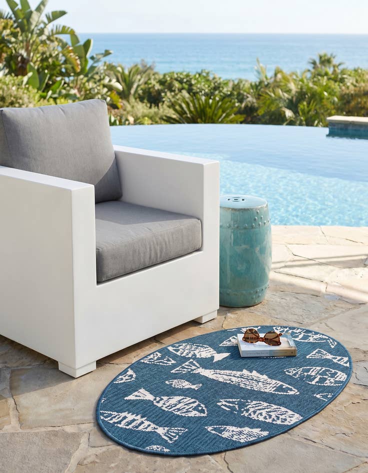 Detail image of 2' x 3' Easy-Clean Coastal Indoor / Outdoor Oval Rug