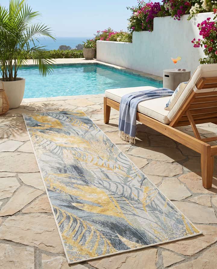 2' 7 x 10' Easy-Clean Botanical Indoor / Outdoor Runner Rug