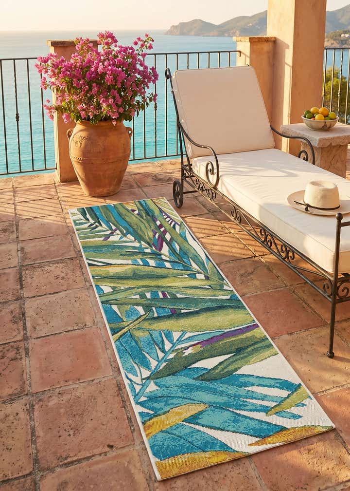 2' x 6' Easy-Clean Botanical Indoor / Outdoor Runner Rug