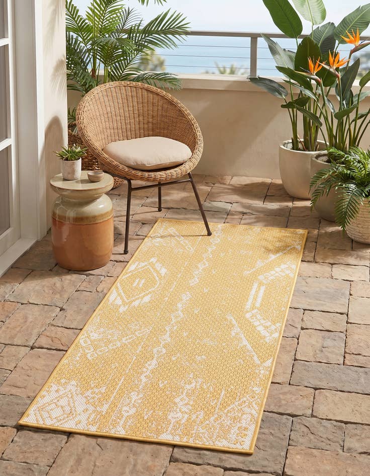 Detail image of 2' x 4' Easy-Clean Bohemian Indoor / Outdoor Runner Rug