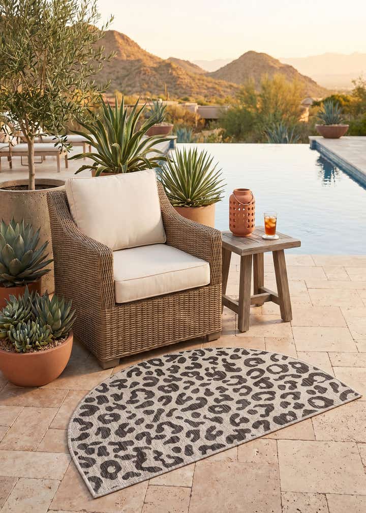 2' 7 x 4' Easy-Clean Safari Indoor / Outdoor Hearth Rug