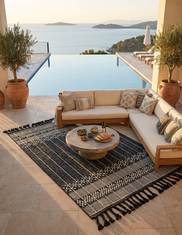 Detail image of 5' 1 x 8' Easy-Clean Eco Bohemian Indoor / Outdoor Rug