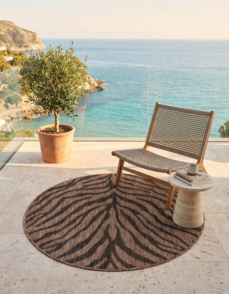 Detail image of 4' x 4' Easy-Clean Safari Indoor / Outdoor Round Rug