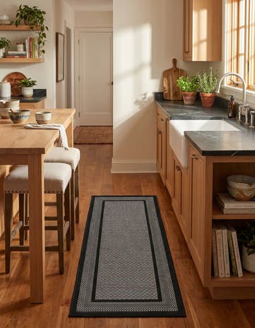 2' 2 x 6' Easy-Clean Border Indoor / Outdoor Runner Rug