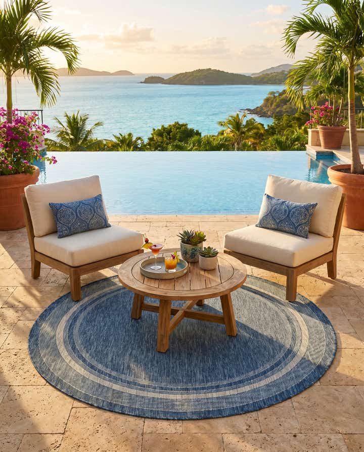 7' 10 x 7' 10 Easy-Clean Border Indoor / Outdoor Round Rug