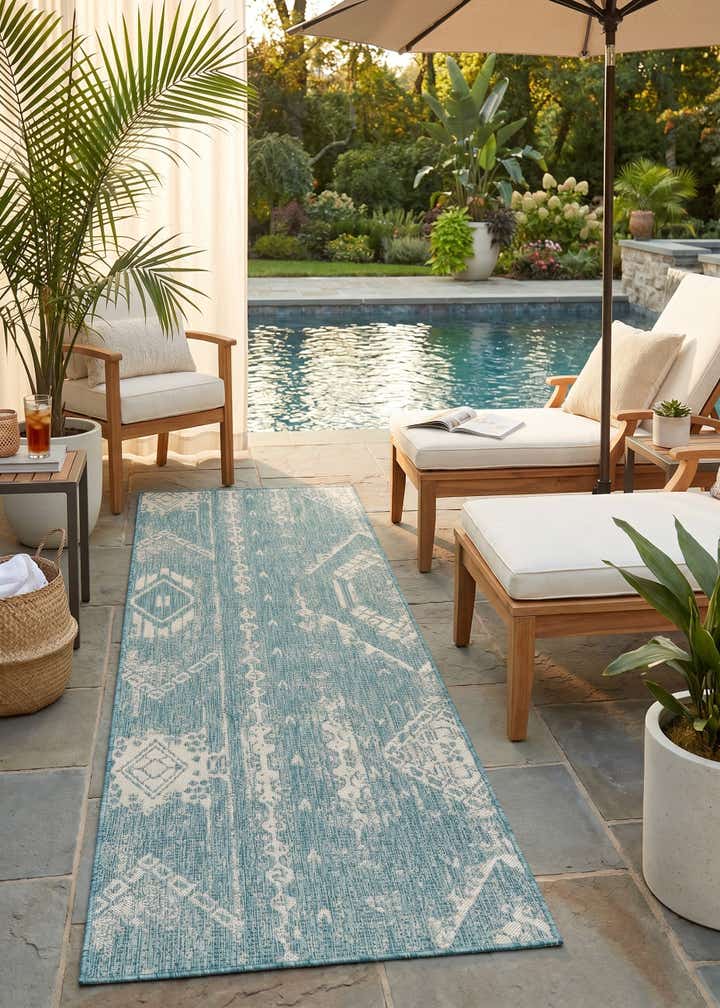 2' x 8' Easy-Clean Bohemian Indoor / Outdoor Runner Rug