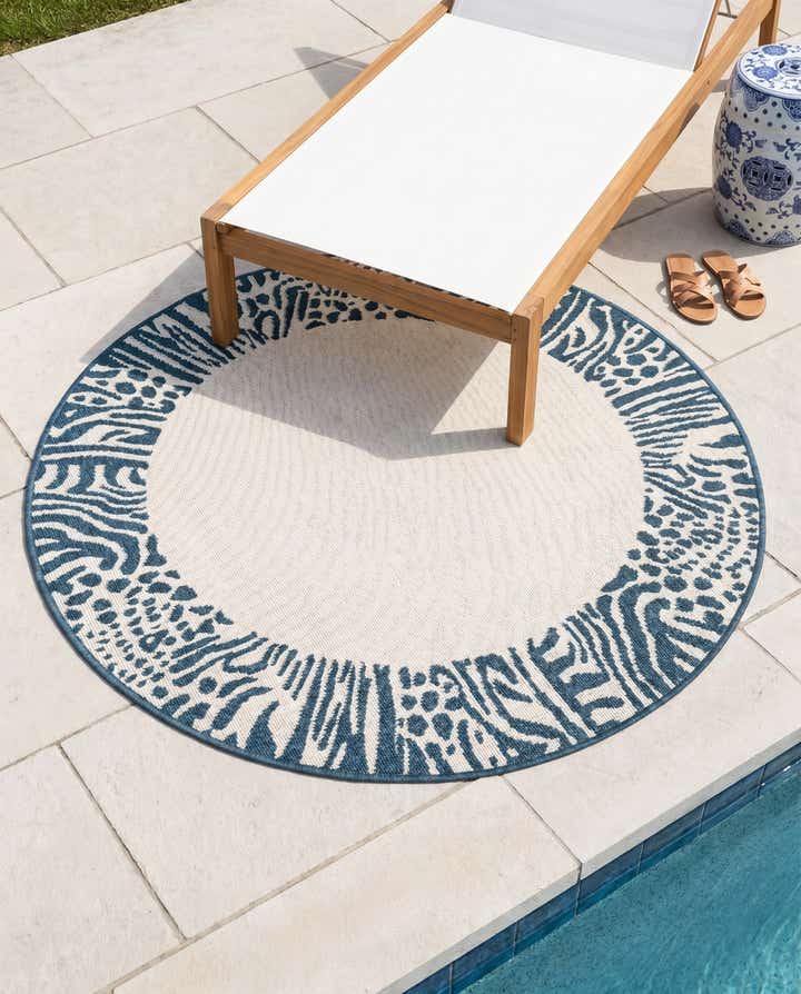 4' x 4' Easy-Clean Safari Indoor / Outdoor Round Rug