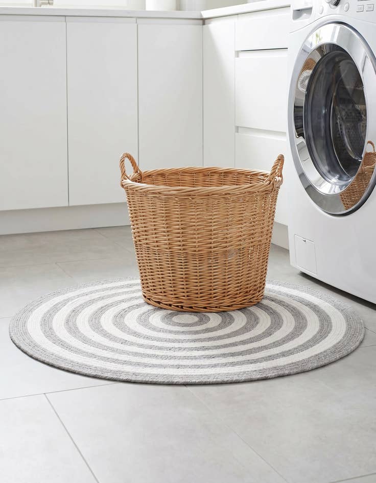 Detail image of 3' 3 x 3' 3 Easy-Clean Eco Verse Washable Indoor / Outdoor Round Rug