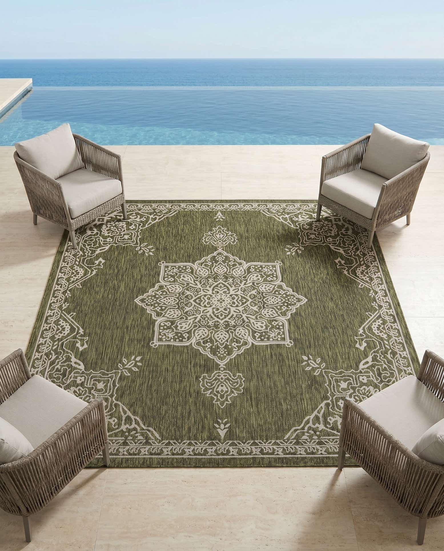 7' 10 x 7' 10 Easy-Clean Traditional Indoor / Outdoor Square Rug