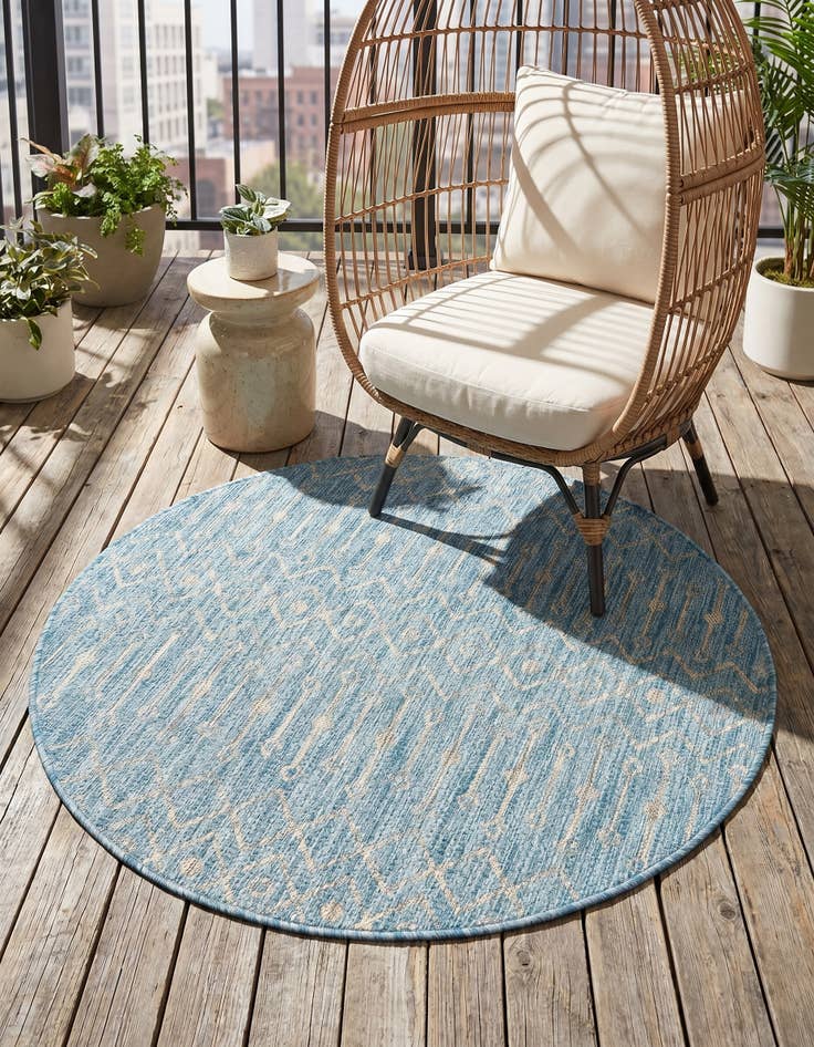 Detail image of 4' x 4' Easy-Clean Trellis Indoor / Outdoor Round Rug