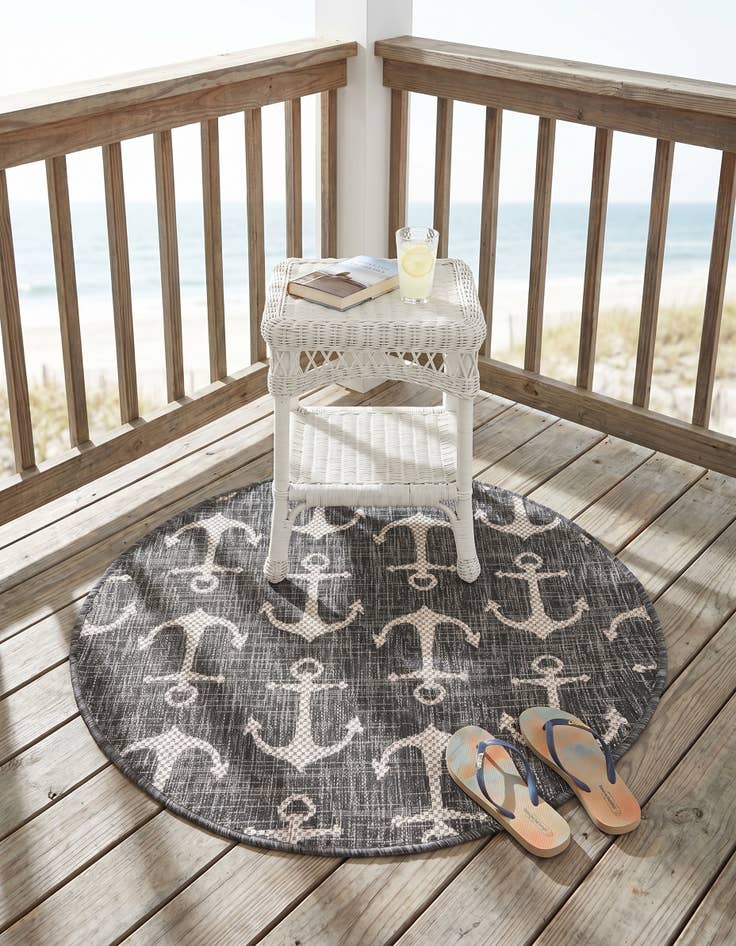 Detail image of 3' x 3' Easy-Clean Coastal Indoor / Outdoor Round Rug