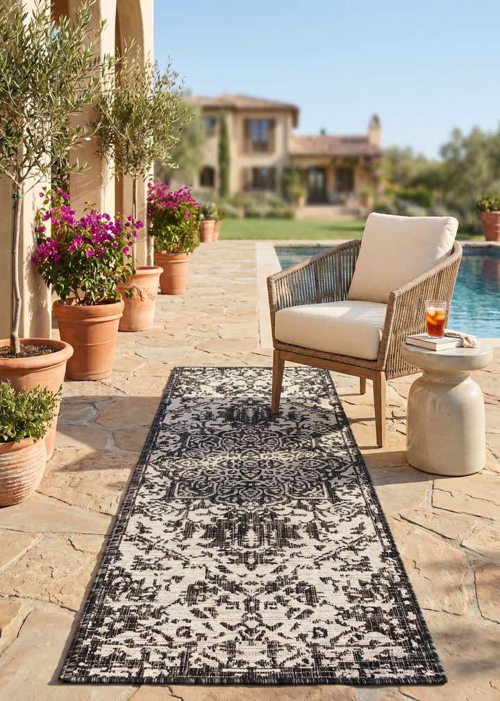 2' x 6' Easy-Clean Jill Zarin Dubai Indoor / Outdoor Runner Rug