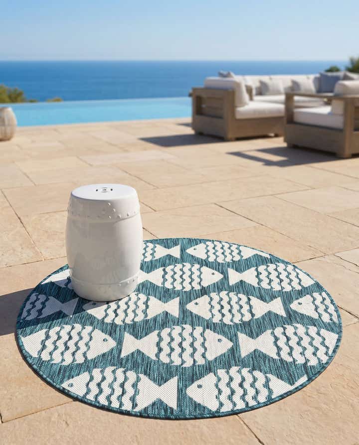3' 1 x 3' 1 Easy-Clean Coastal Indoor / Outdoor Round Rug