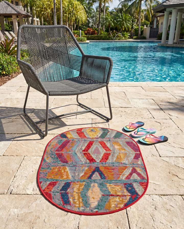 2' 2 x 3' Easy-Clean Modern Indoor / Outdoor Oval Rug