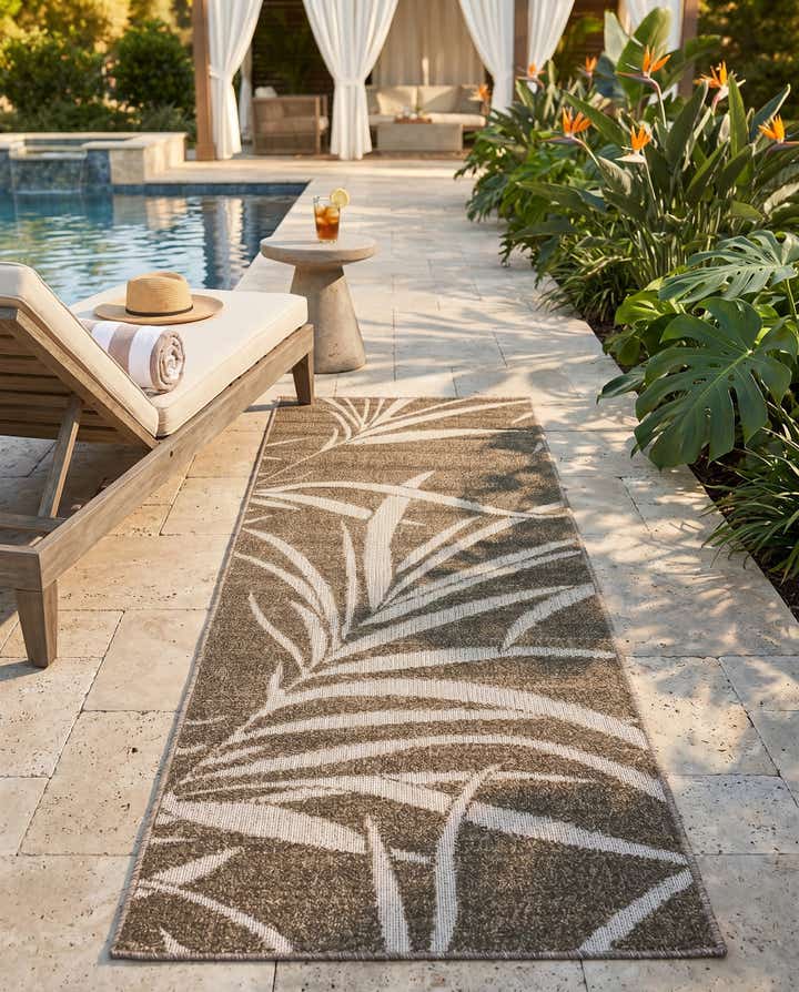 2' x 6' Easy-Clean Botanical Indoor / Outdoor Runner Rug