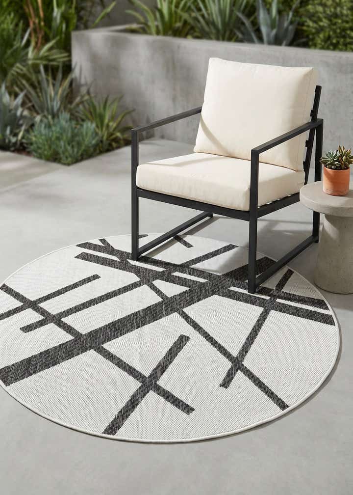 4' x 4' Easy-Clean Modern Indoor / Outdoor Round Rug