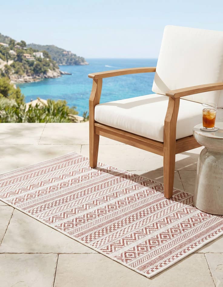 Detail image of 2' x 3' Easy-Clean Striped Indoor / Outdoor Rug