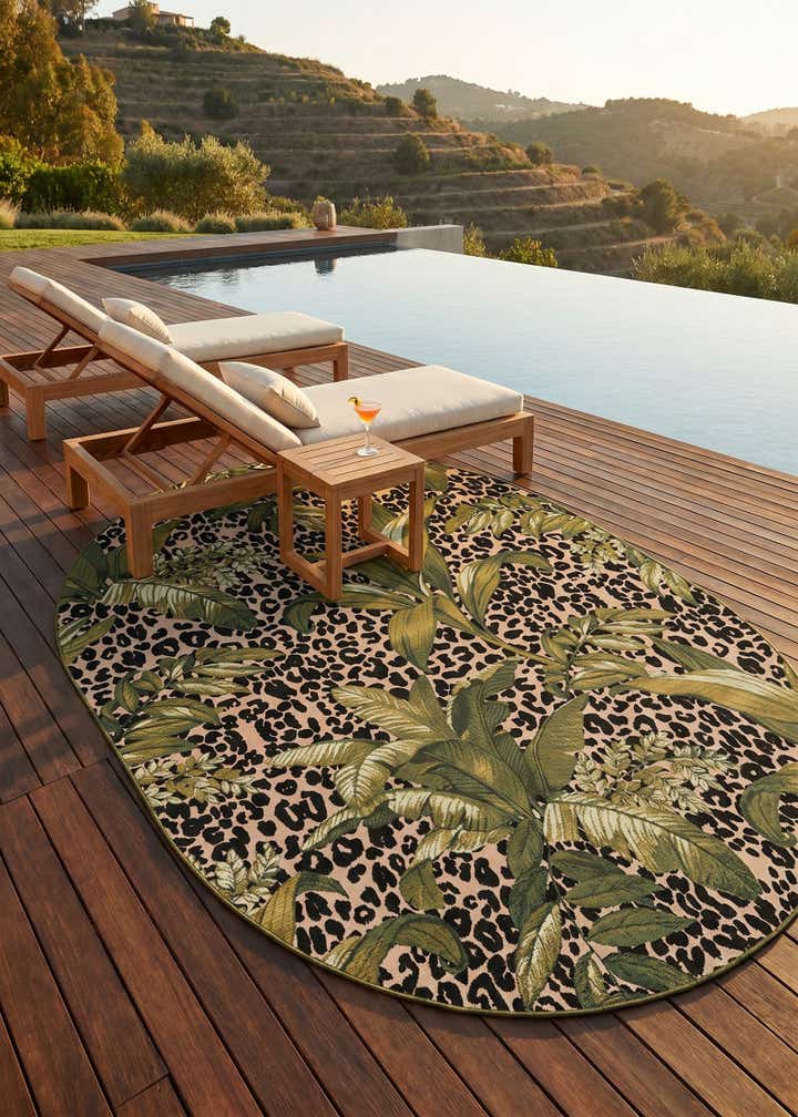 7' 10 x 10' Easy-Clean Botanical Indoor / Outdoor Oval Rug