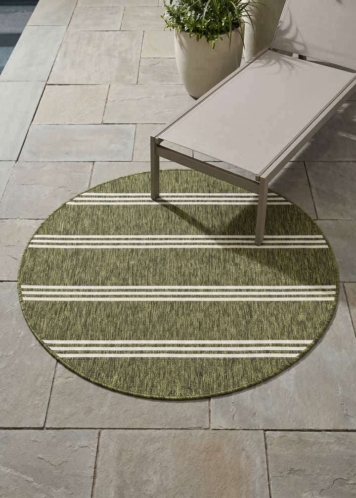 4' x 4' Easy-Clean Jill Zarin Anguilla Indoor / Outdoor Round Rug