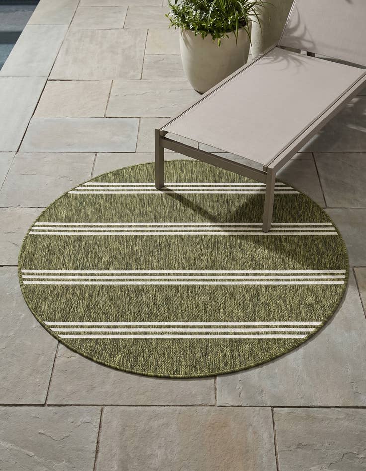 Detail image of 4' x 4' Easy-Clean Jill Zarin Anguilla Indoor / Outdoor Round Rug
