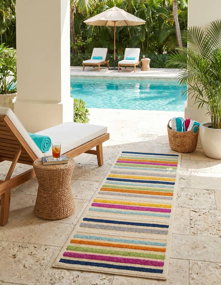Detail image of 2' x 6' Easy-Clean Aruba Indoor / Outdoor Runner Rug