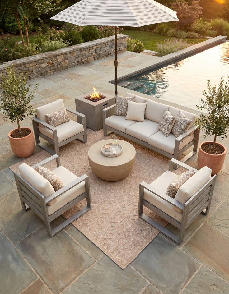 Detail image of 5' 3 x 8' Easy-Clean Trellis Textured Indoor / Outdoor Rug