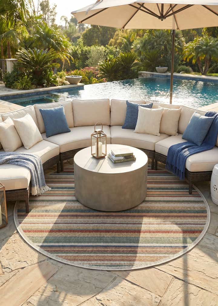 7' x 7' Easy-Clean Baja Indoor / Outdoor Round Rug