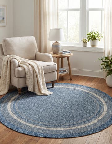 5' 3 x 5' 3 Easy-Clean Border Indoor / Outdoor Round Rug