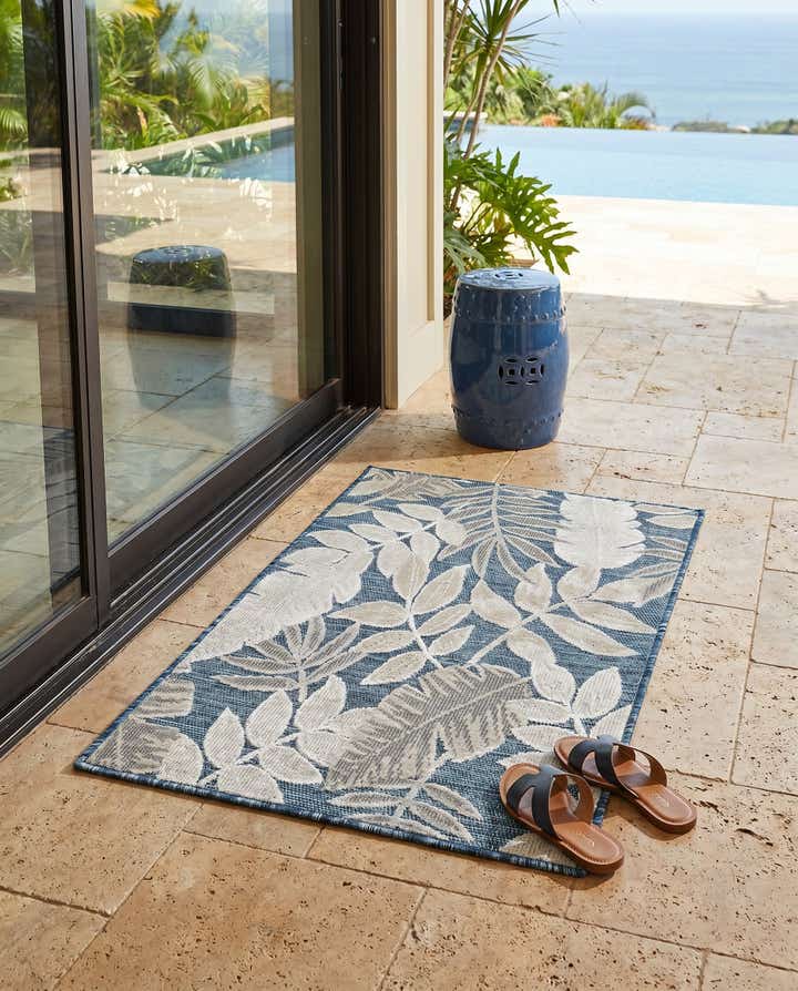 2' 2 x 3' Easy-Clean Botanical Indoor / Outdoor Rug