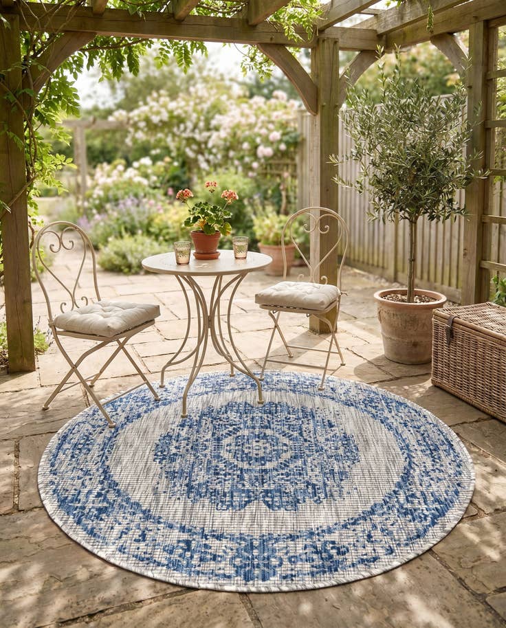 Detail image of 4' x 4' Easy-Clean Traditional Indoor / Outdoor Round Rug